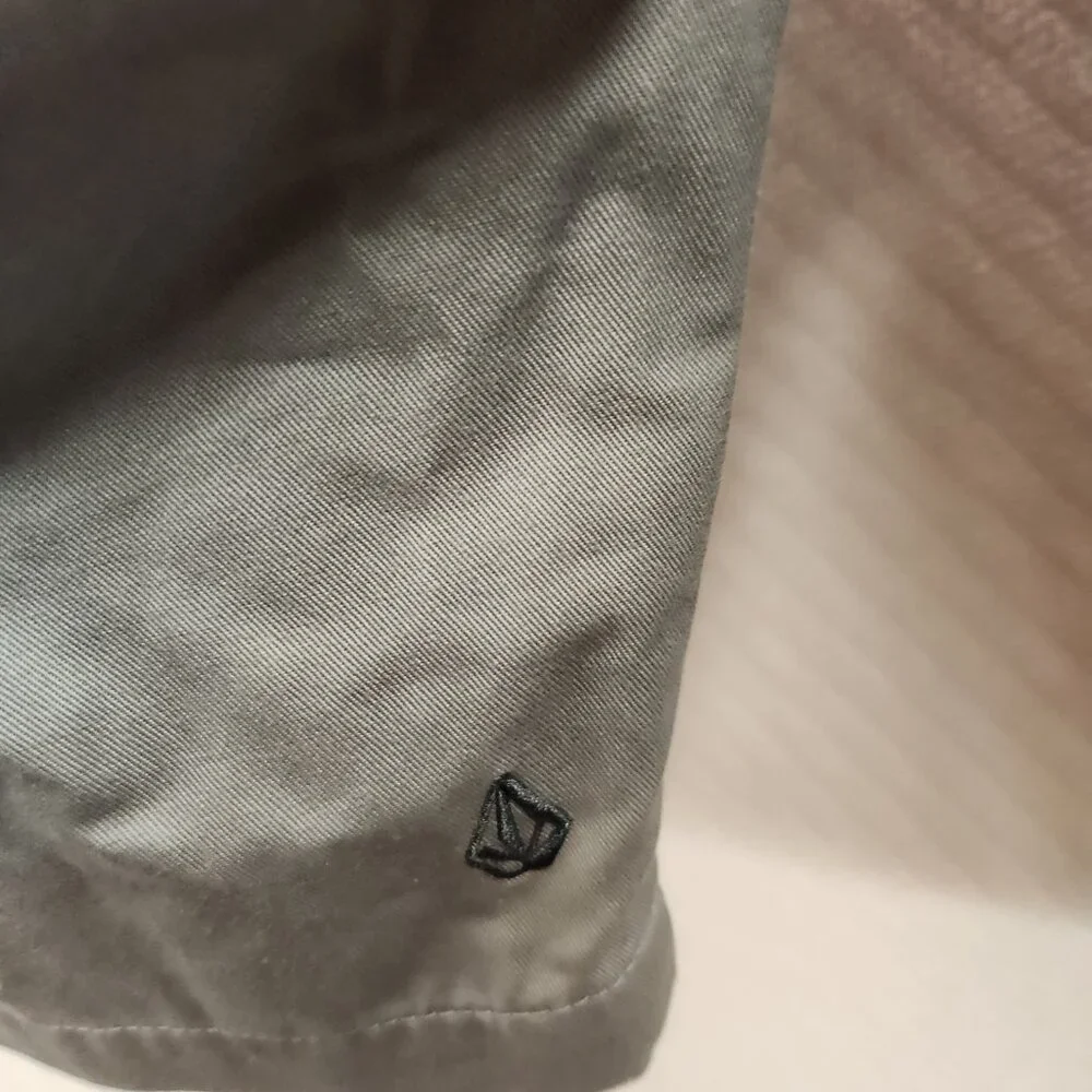 1194 - Volcom 36W Modern Fit Shorts - Picture 7 of 8